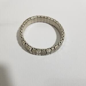 Silvertone stretch linked stainless steel